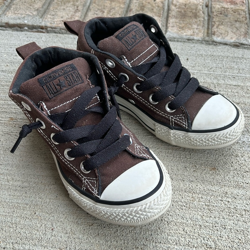Converse “No Time to Lace” Youth Size 12 Brown